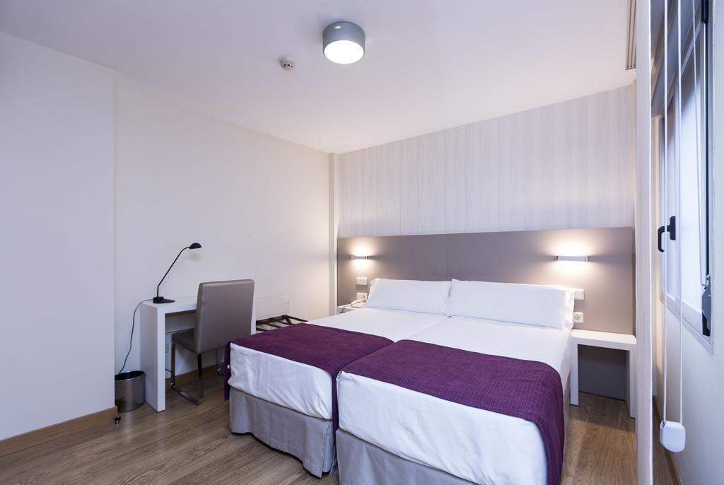 Di' Carlo Hotell Madrid Exteriör bild