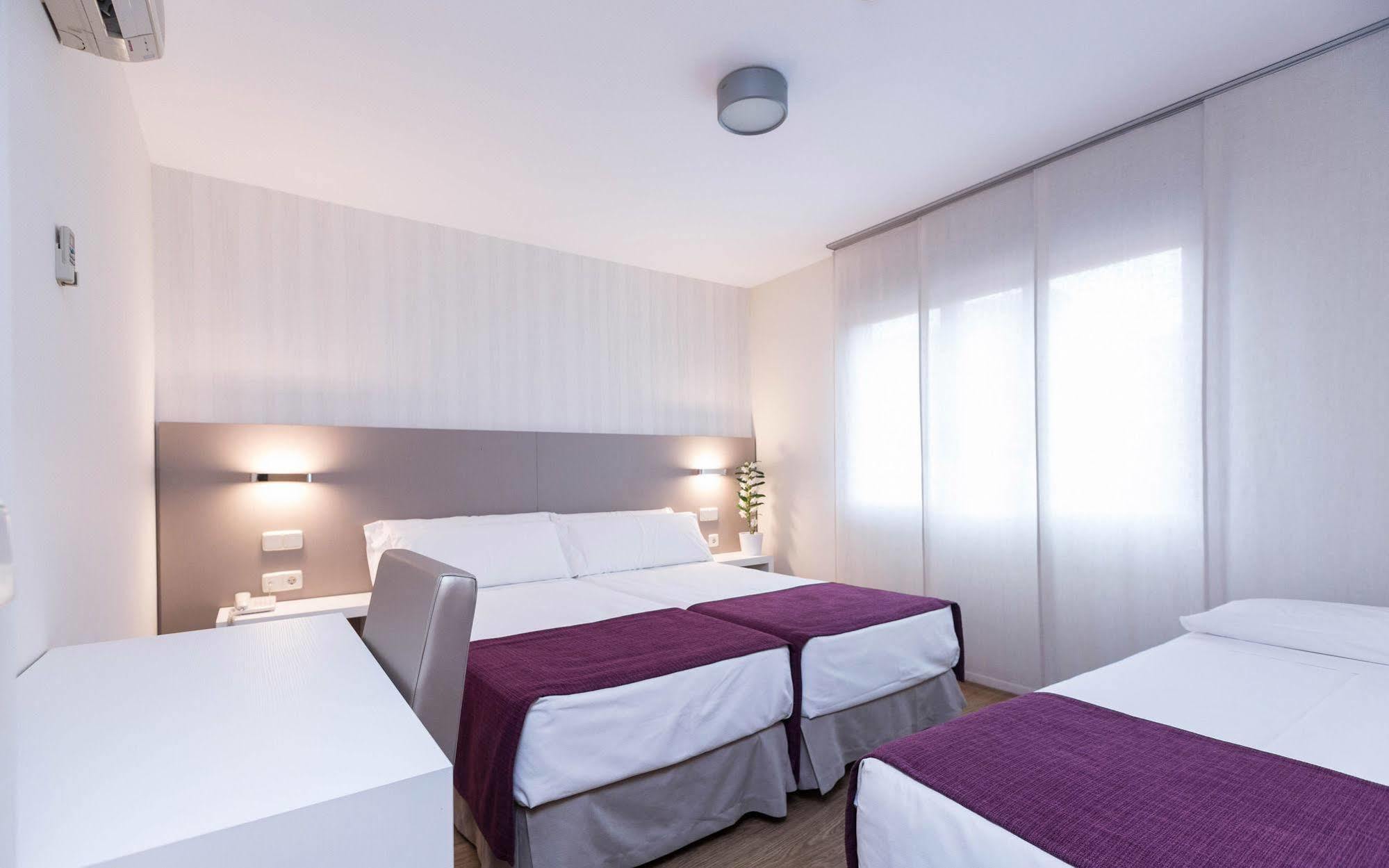 Di' Carlo Hotell Madrid Exteriör bild