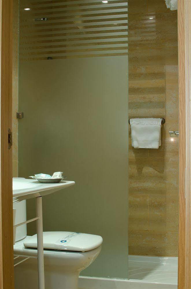 Di' Carlo Hotell Madrid Exteriör bild